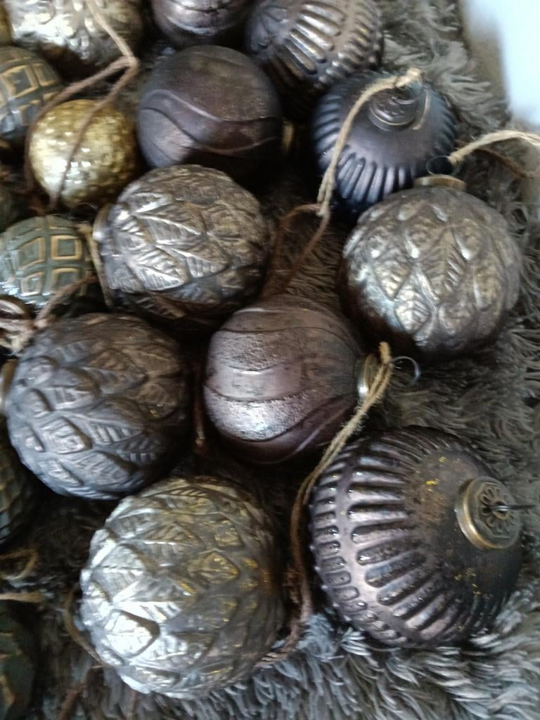 Landelijke stoere sobere Kerstballen, Ophalen