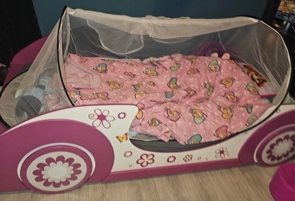 Meisjes raceauto bed, Lattenbodem, Gebruikt, Ophalen of Verzenden, 100 cm of meer