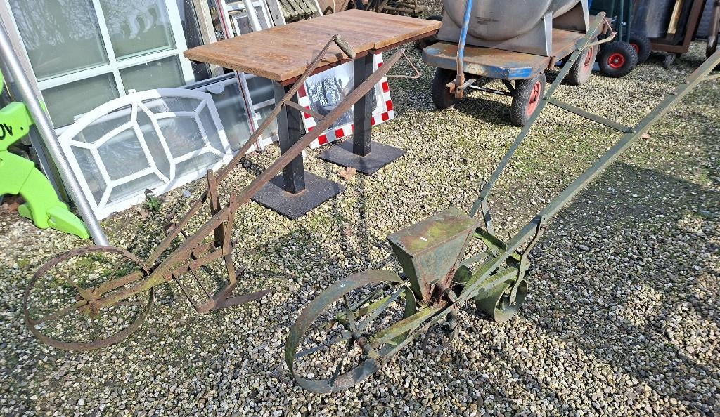 Vintage Wielschoffel en Zaaimachine, Tuin en Terras, Hand-tuingereedschap, Ophalen, Gebruikt, Overige soorten, Ameide