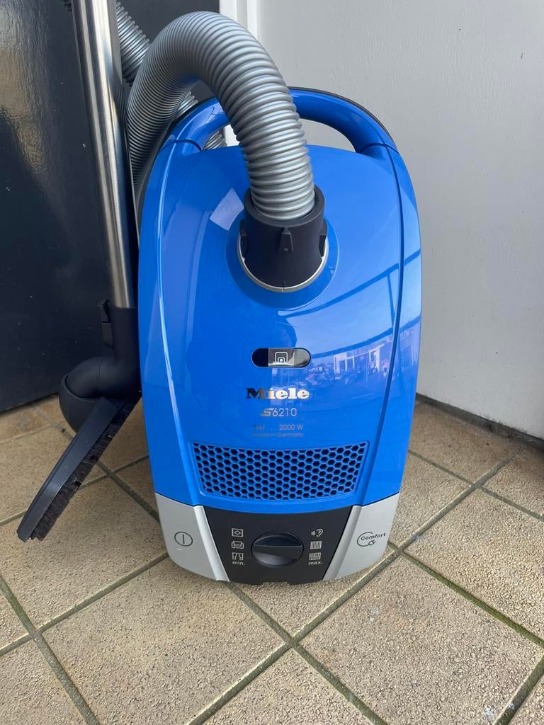 Z.G.A.N 2000Watt Miele stofzuiger, Witgoed en Apparatuur, Stofzuigers, Stofzuiger, Zo goed als nieuw, 2000 watt of meer, Ophalen