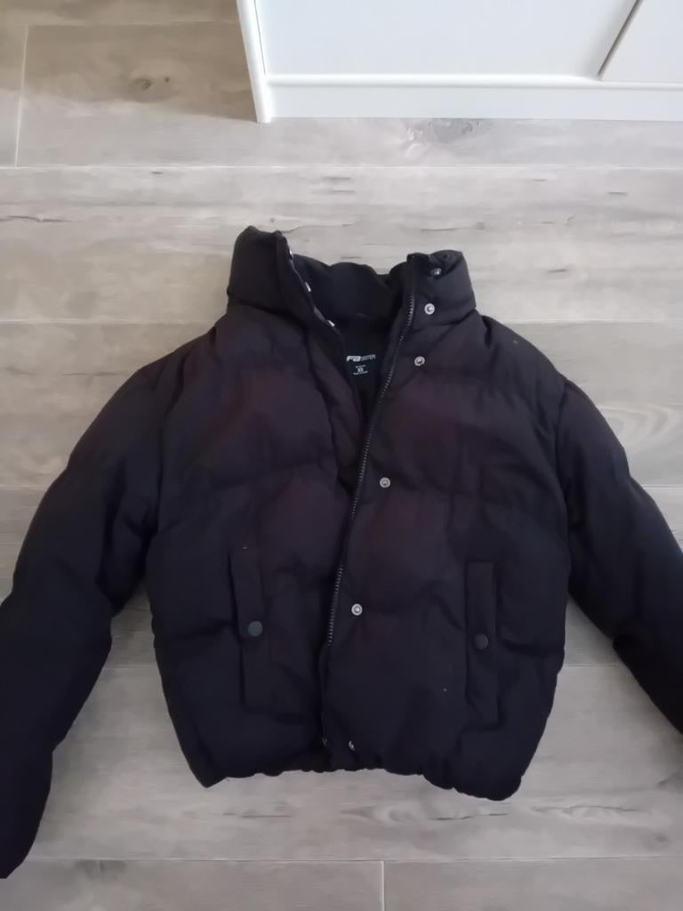 Zwarte korte winterjas FB Sister xs, Ophalen of Verzenden