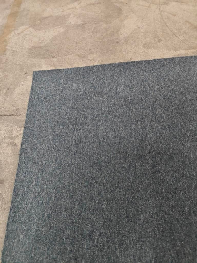 Rol donker grijs/blauw boucle tapijt 200 cm breed, Ophalen