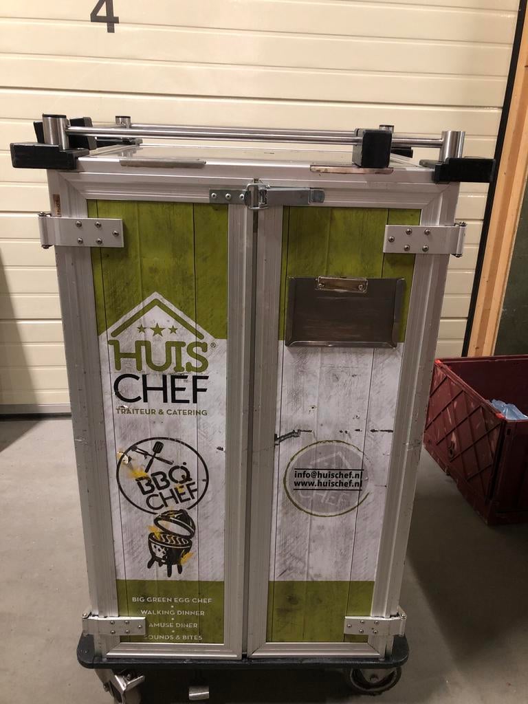 Regaalwagen voor catering, Ophalen, Gebruikt