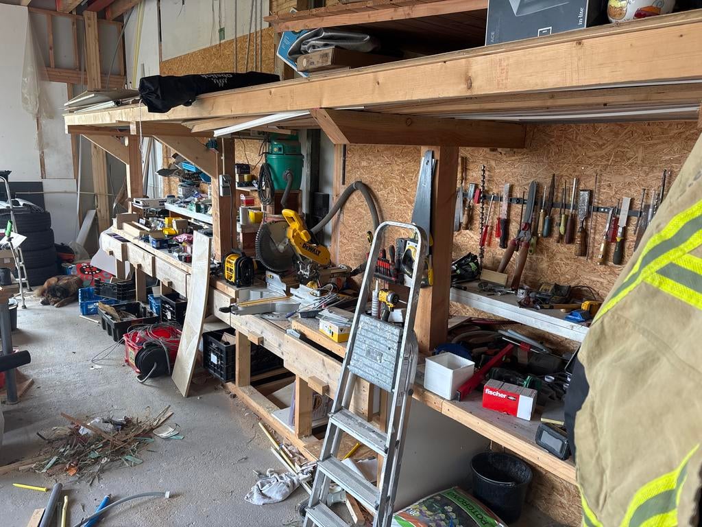 Lange werkbank met stofzuiger en vliering, Ophalen, Gebruikt, 170 cm of meer