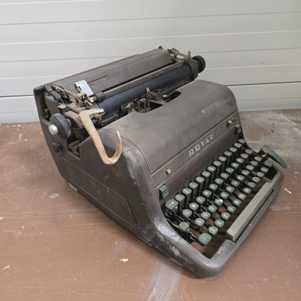 Royal Antieke Typmachine - Voor decoratie of hobby, Diversen, Typemachines, Gebruikt, Royal Antieke Typmachine - Voor decoratie of hobby