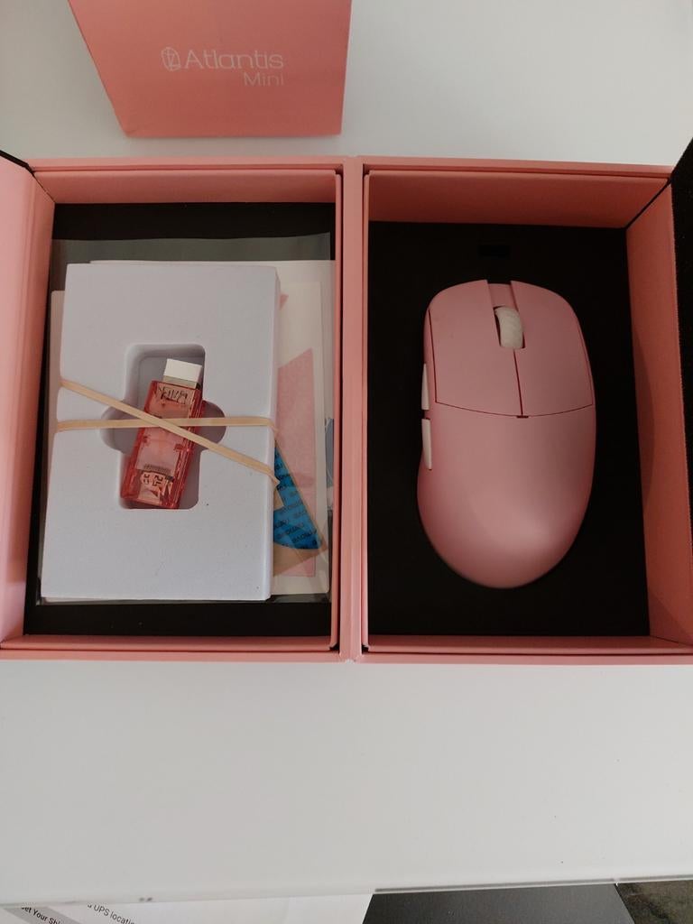 Lamzu Atlantis Mini Champion Edition (Roze) 8k Polling Rate, Rechtshandig, Muis, Gaming muis, Nieuw