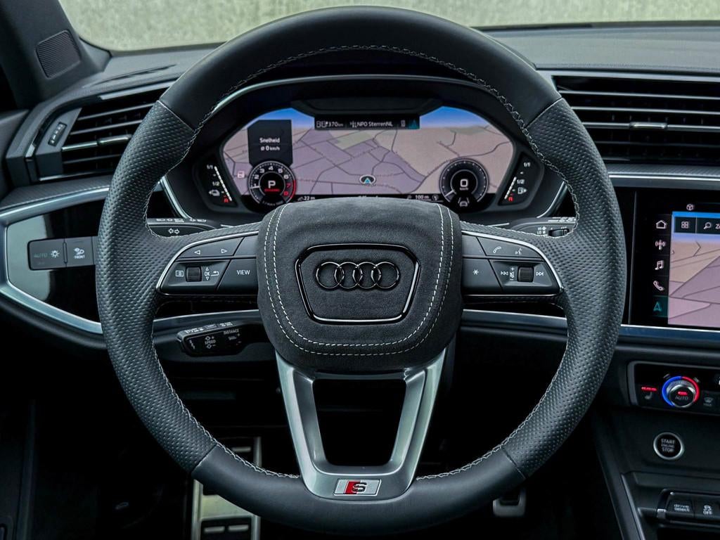 Audi Q3 Sportback 45TFSI e 245pk S-Tronic Competition S Edit, Auto's, Gebruikt, Hybride Elektrisch/Benzine, Lichtsensor, SUV of Terreinwagen