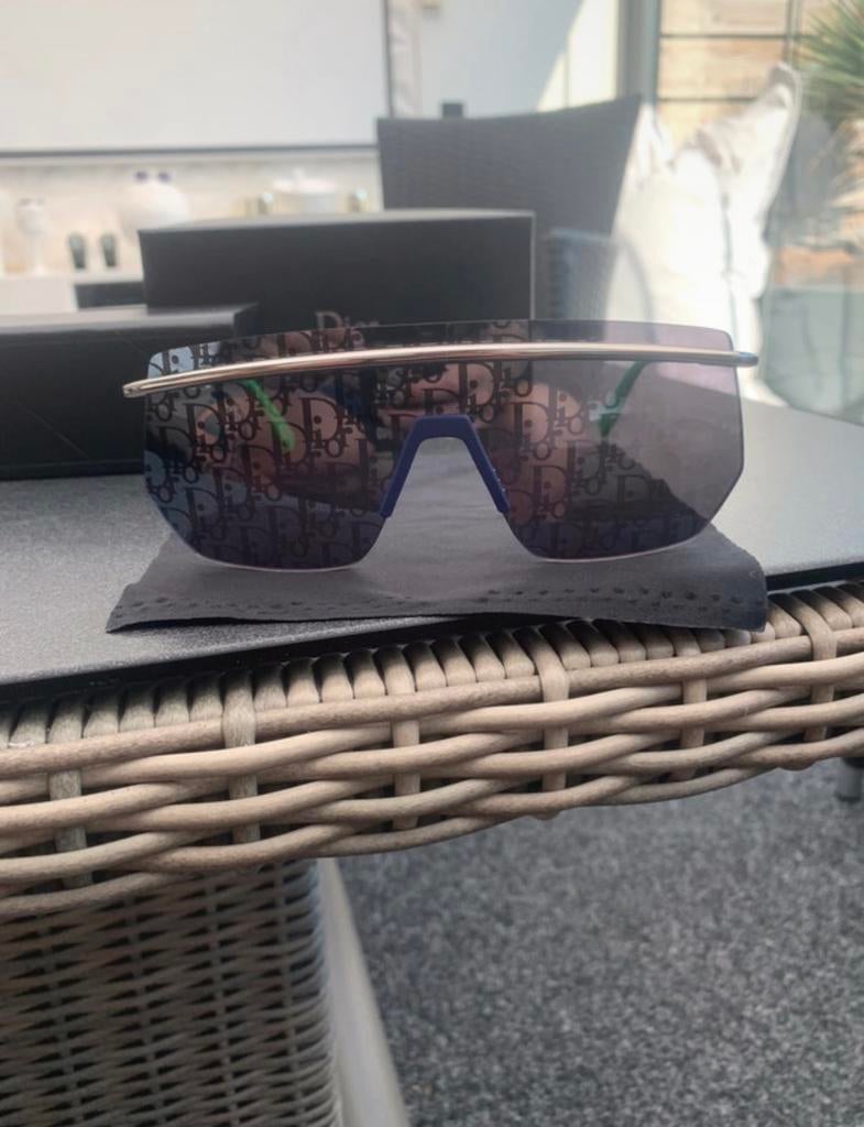 Dior zonnebril, Sieraden, Tassen en Uiterlijk, Zonnebrillen en Brillen | Dames, Zonnebril, Overige kleuren, Ophalen of Verzenden