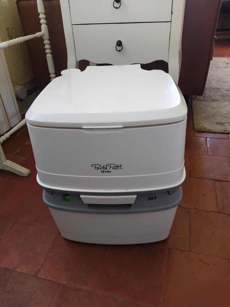 Camping toilet, Caravans en Kamperen, Ophalen, Zo goed als nieuw