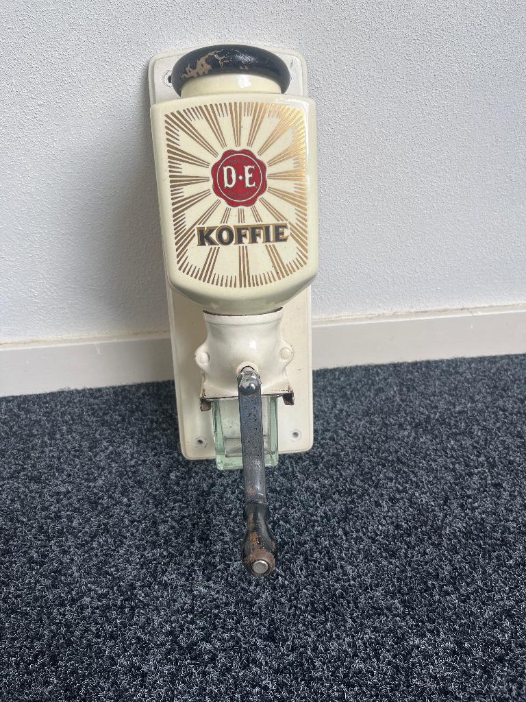 Douwe Egberts koffiemolen, Ophalen