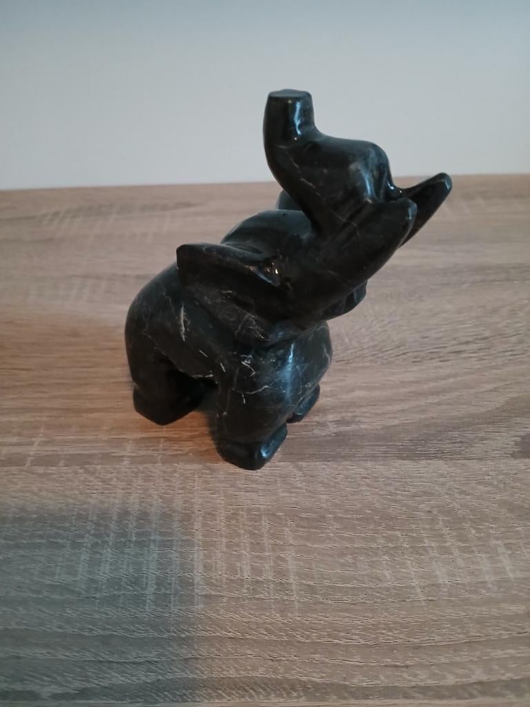 Mooie massief marmeren olifant., Ophalen of Verzenden, Zo goed als nieuw, Dier