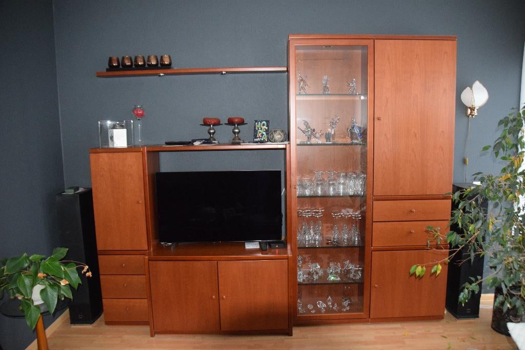 Hulsta wandmeubel kersenhout, Ophalen, Glas, 250 tot 300 cm, Met deur(en)