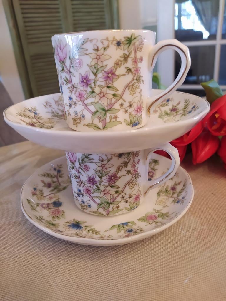 Vintage porseleinen Balmoral castle  kop en schotels (2, Antiek en Kunst, Ophalen of Verzenden