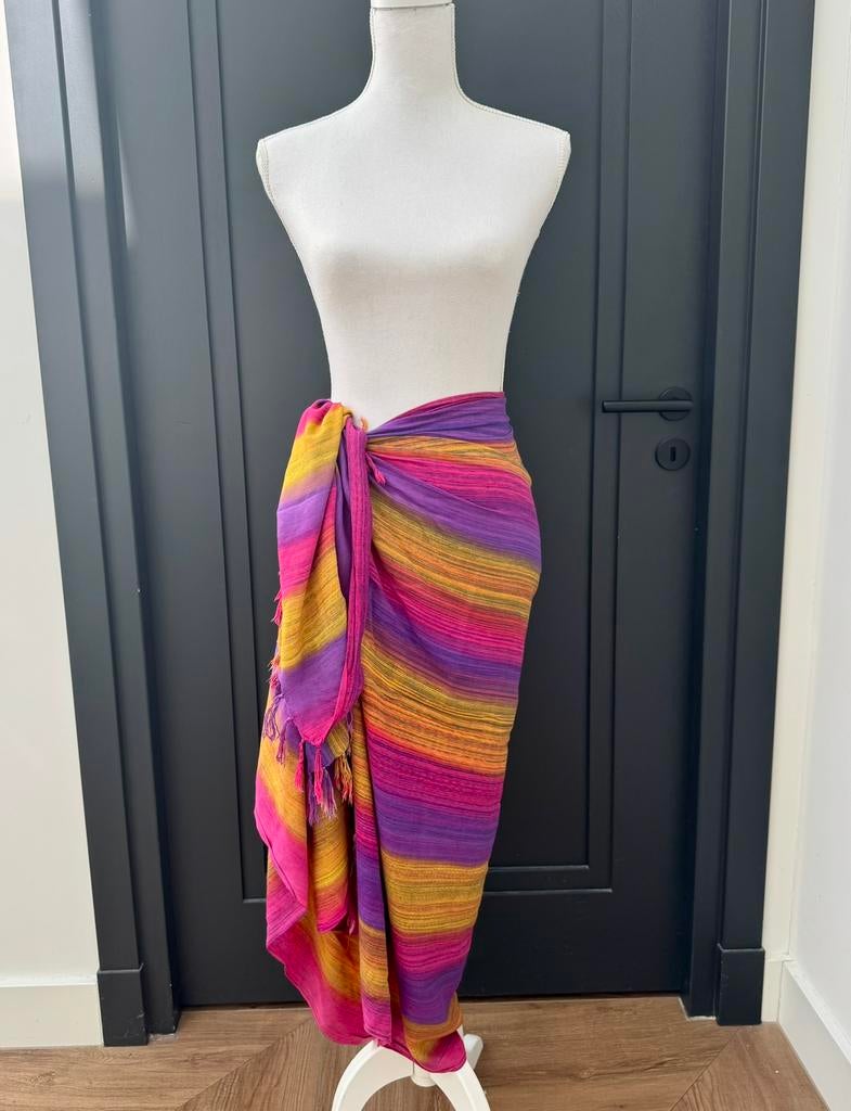 Nieuw! grote gekleurde pareo  / sjaal, Ophalen of Verzenden, Nieuw, Overige typen