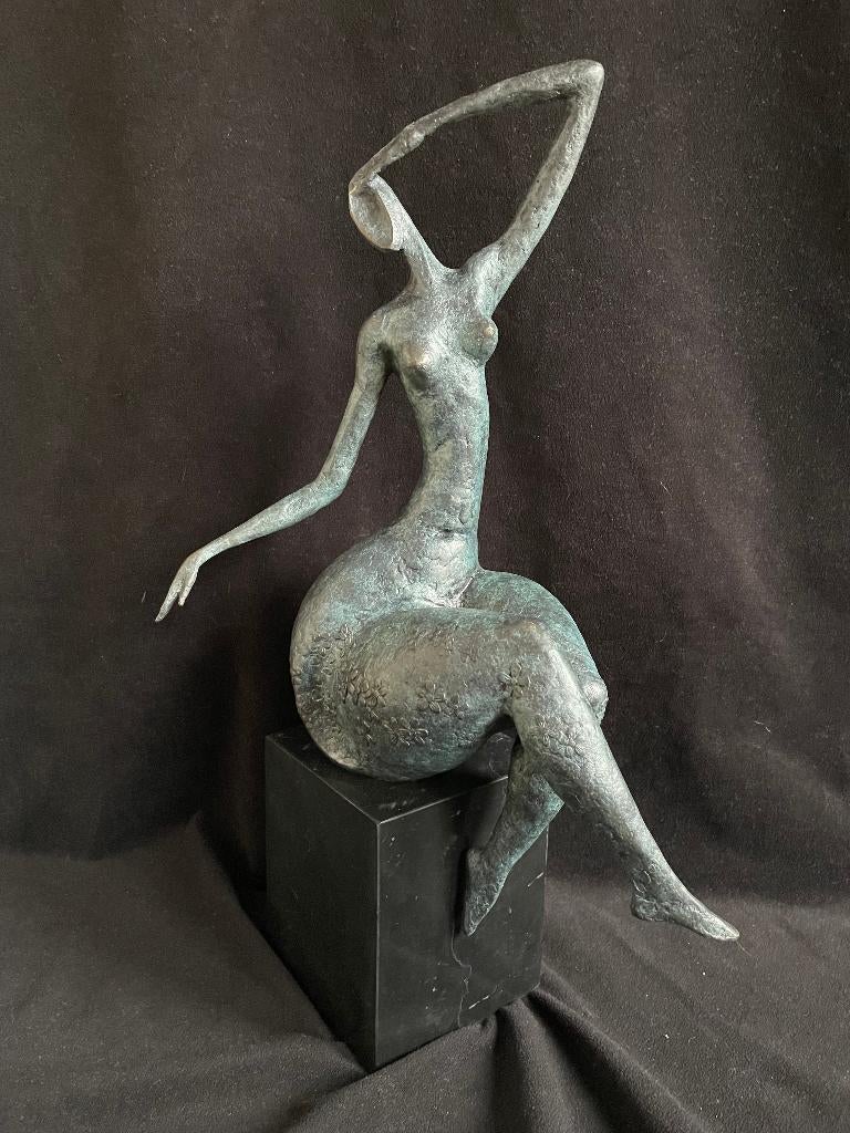 Bronzen zittende abstracte dame Milo groot 43cm zuiver brons, Antiek en Kunst, Ophalen of Verzenden