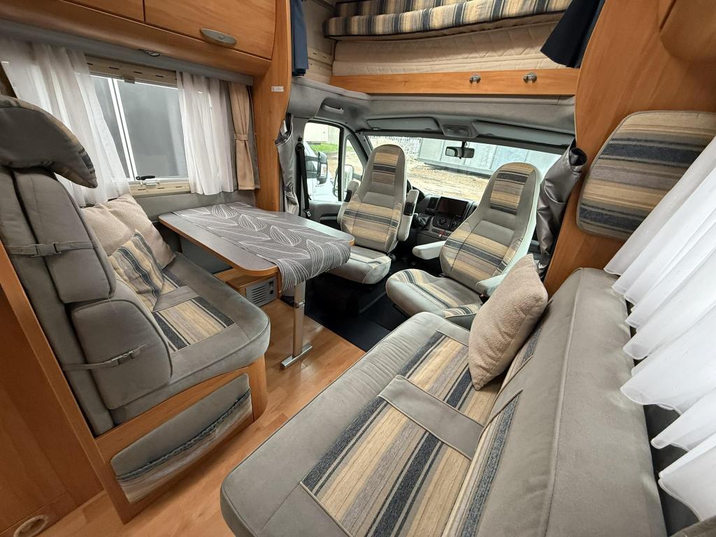 Adria Coral 660 SP - De ideale gezinscamper - Levelsysteem, Caravans en Kamperen, Campers, Standaard zit, Alkoof, Adria Mobil