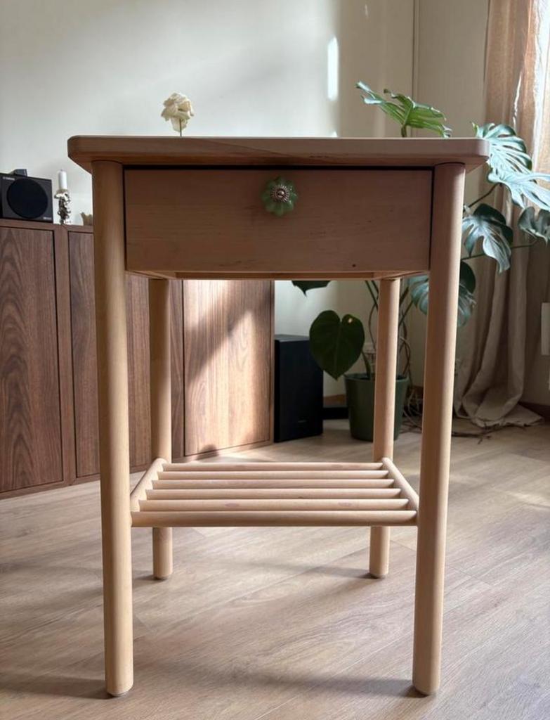 IKEA BJÖRKSNÄS nachtkastje - Zo goed als nieuw!, Ophalen, Zo goed als nieuw