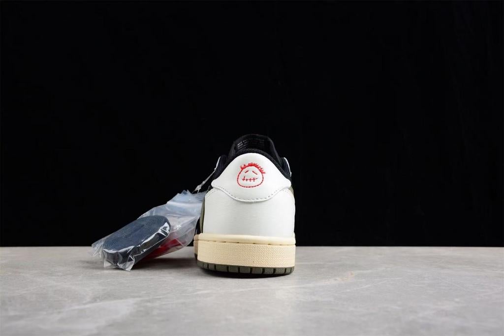 Nike Air Jordan 1 Low, Kleding | Heren, Schoenen, Ophalen of Verzenden, Nieuw, Zwart, Sneakers of Gympen