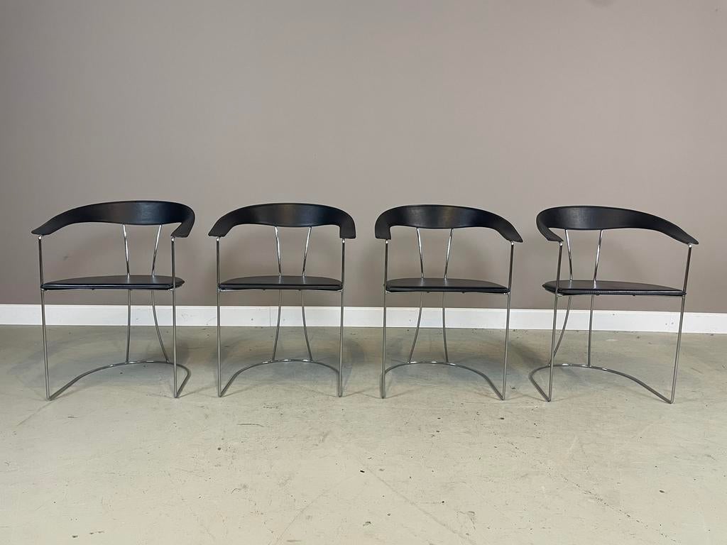 4 Arrben “Ursula” Italiaanse design stoelen ZGAN, Huis en Inrichting, Ophalen, Zo goed als nieuw, Zwart, Vier