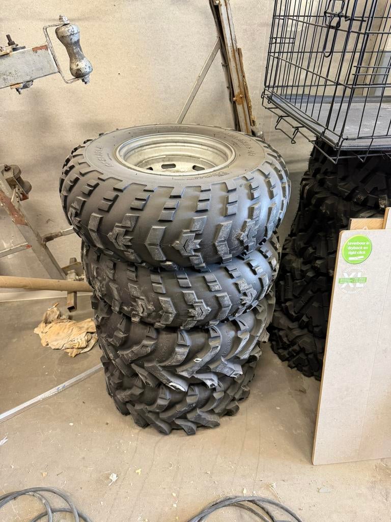 Quad banden met velg, Motoren, Ophalen, Nieuw