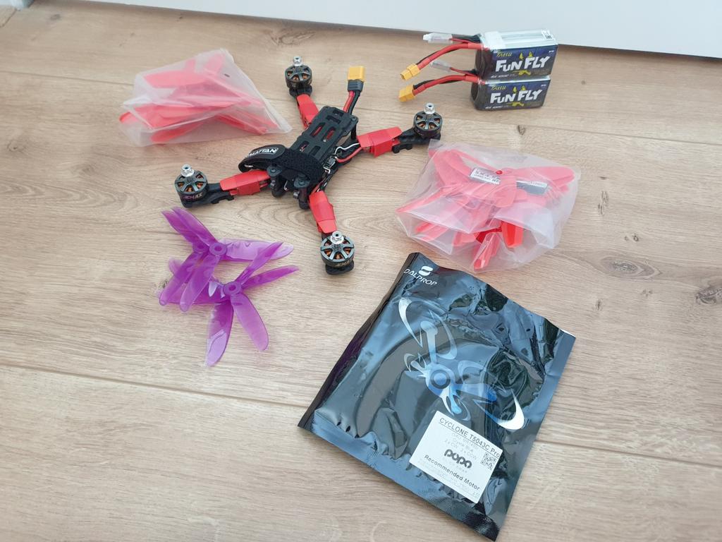 Armattan racedrone met veel props, Ophalen of Verzenden, Zo goed als nieuw, Elektro, Quadcopter of Multicopter