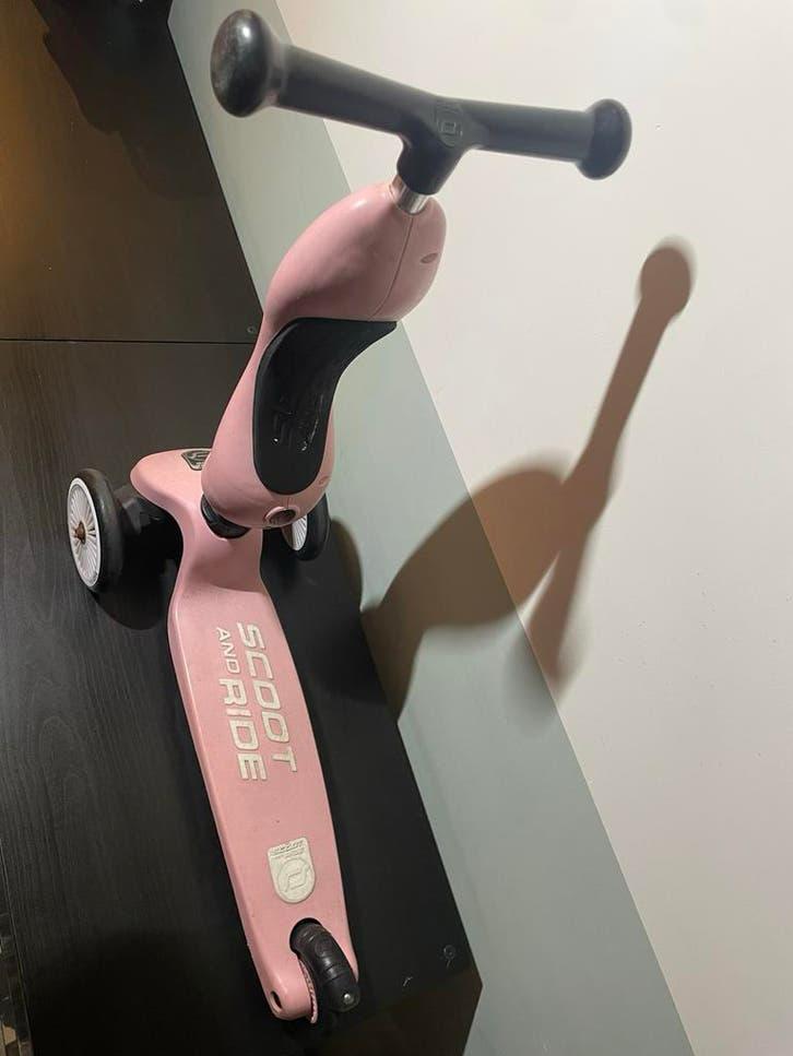 Scoot & Ride roze loopfiets en stepje, Kinderen en Baby's, Ophalen, Gebruikt