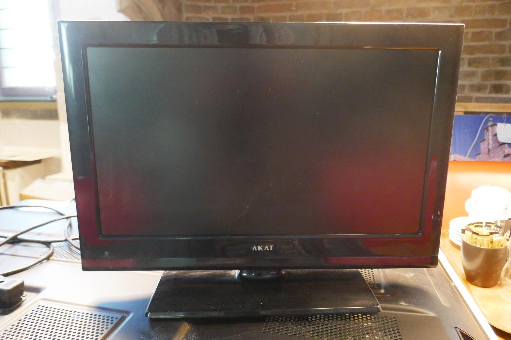 Akai LED-TV DVD Combi met DVB-T Tuner, Ophalen of Verzenden, Gebruikt, Overige merken