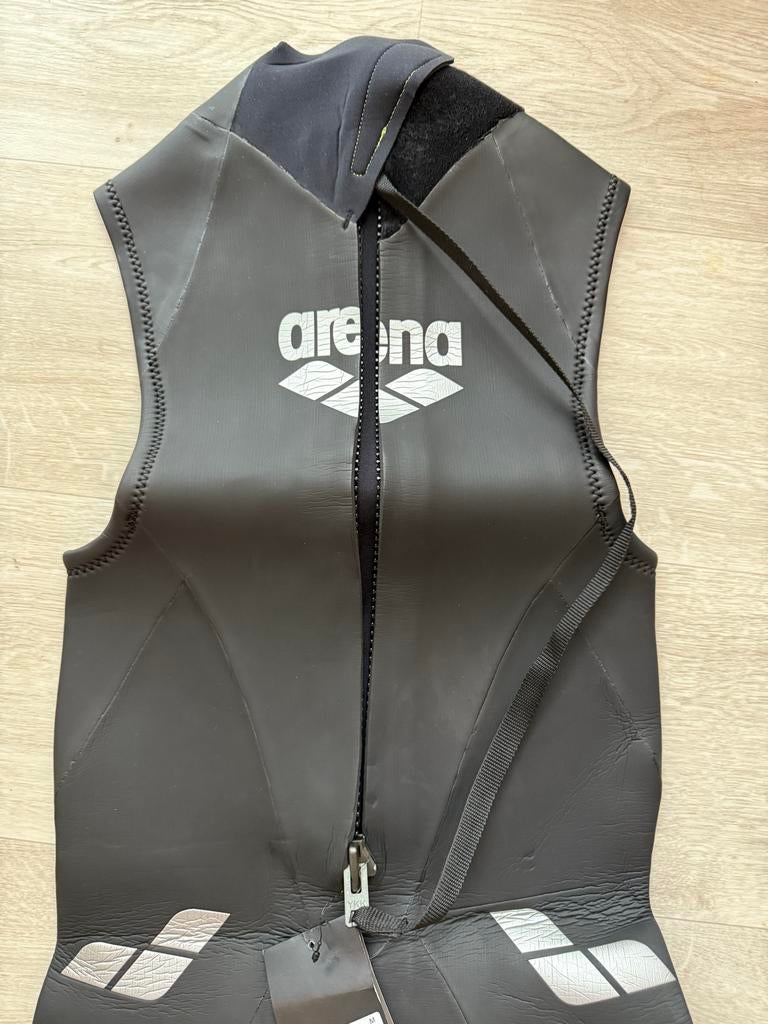 Nieuwe Arena Wetuist - Maat M - Triathlon / zwemmen, Ophalen of Verzenden, Nieuw, Dame of Heer, Overige typen