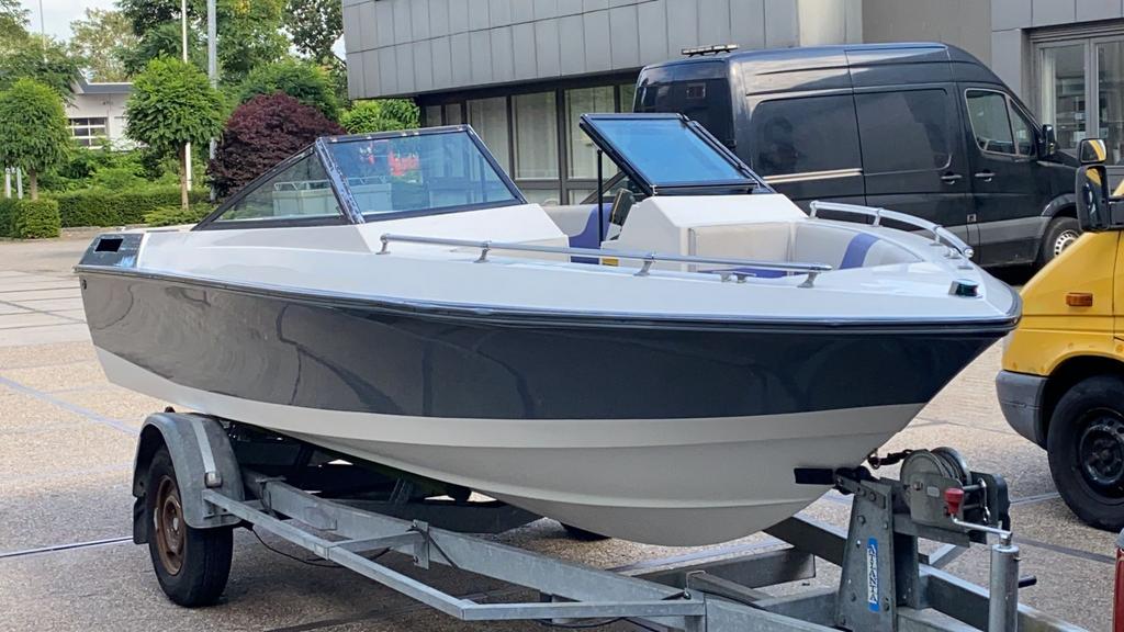 Thundercraft Speedboot, Ophalen, Gebruikt, Binnenboordmotor, 120 tot 200 pk