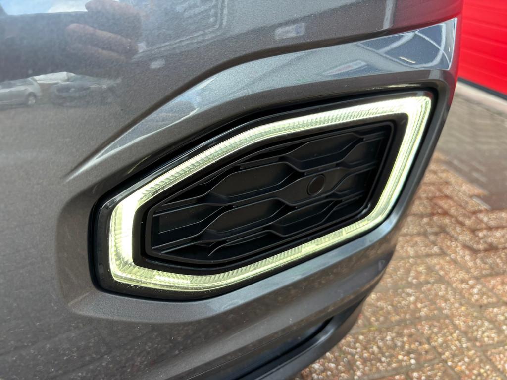 Volkswagen T-Roc 1.5 TSI Sport|ACC|Camera|Navi|Virtual, Voorwielaandrijving, 12 maanden, Stof, Zwart