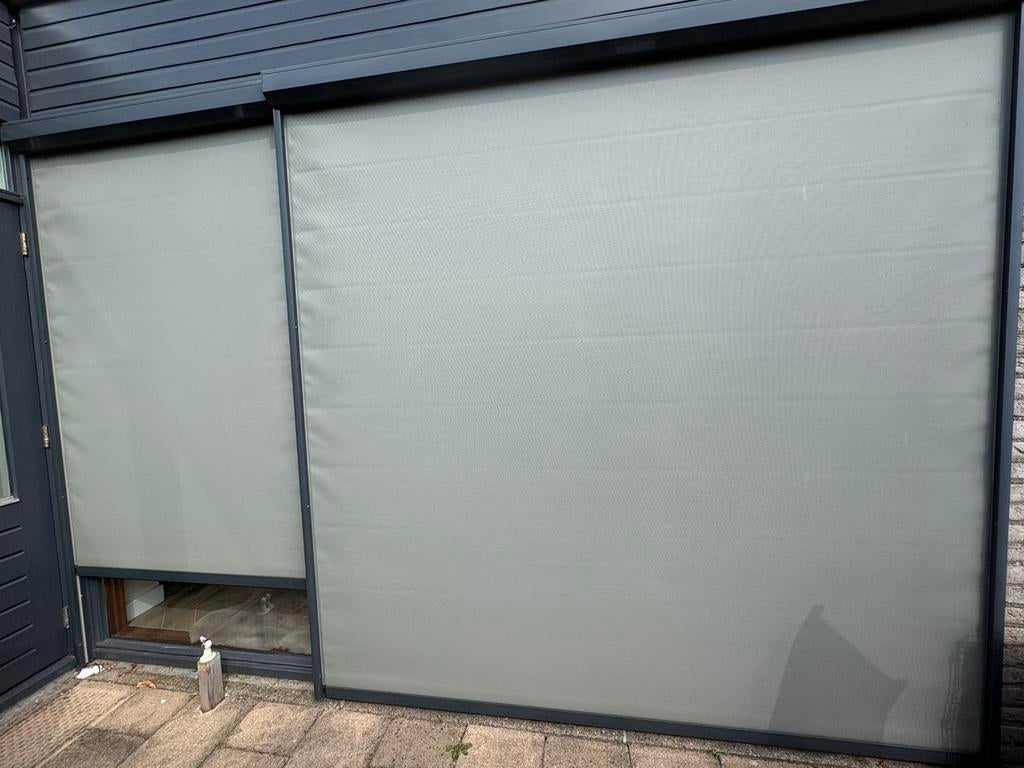 2 elektrische screens, Ophalen, Elektrisch, 150 tot 300 cm, Screen