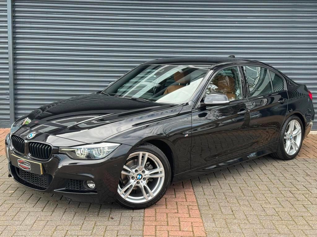 BMW 3-serie 318i M Sport Shadow Edition Aut | LCI | Carplay, Automaat, Gebruikt, Zwart, 3 cilinders