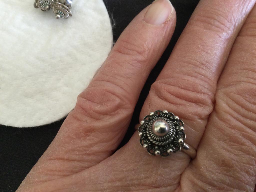 Mooie zilveren ring Zeeuwse Knop. Ringmaat 18. Vintage., 18 tot 19, Ophalen of Verzenden, Zo goed als nieuw, Dame