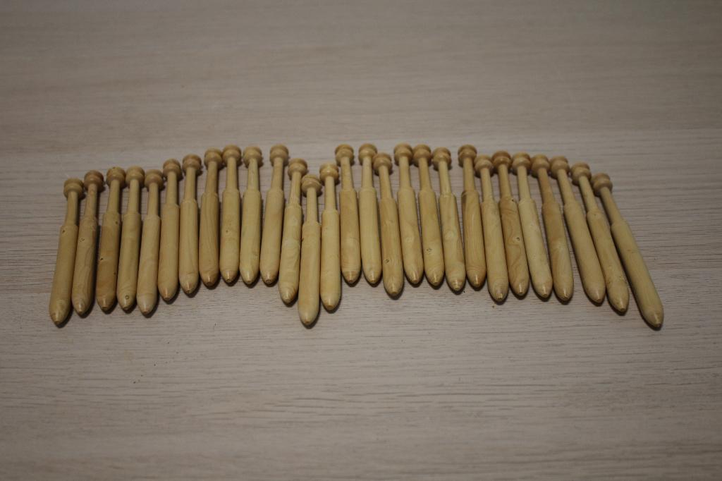 36 klosjes kantklossen, Ophalen of Verzenden, Zo goed als nieuw, Klos(sen)