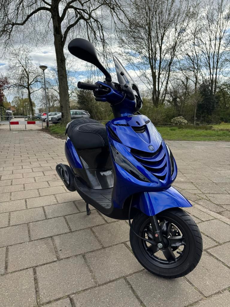 Piaggio Zip - Sportief en Betrouwbaar, Fietsen en Brommers, Scooters | Piaggio, Ophalen, Maximaal 45 km/u, Zip, Zo goed als nieuw