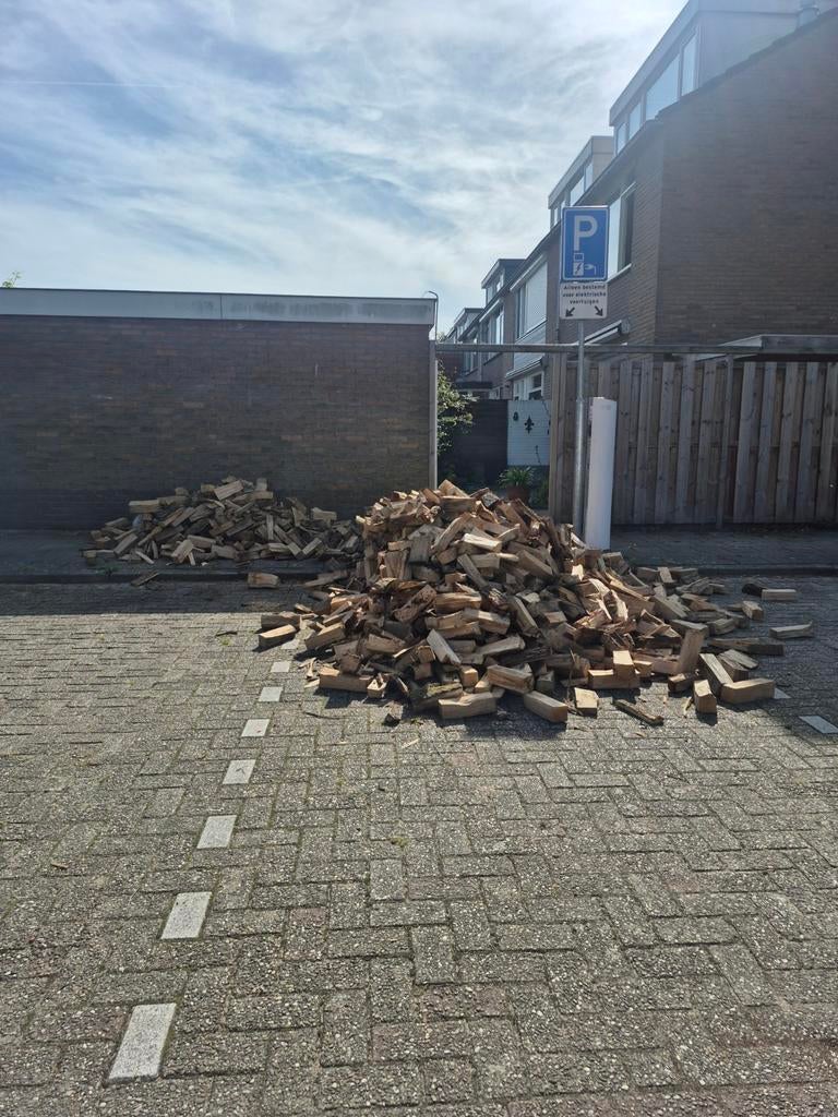 Gratis Bezorgd Eiken- en Beukenhout, Tuin en Terras, Haardhout, 6 m³ of meer, Ophalen of Verzenden, Eikenhout, Blokken