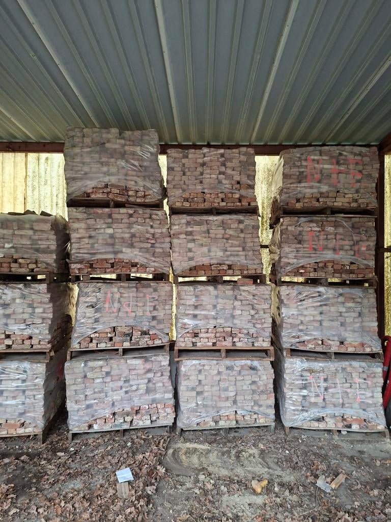 Gebikte gevelstenen, Ophalen, Bakstenen