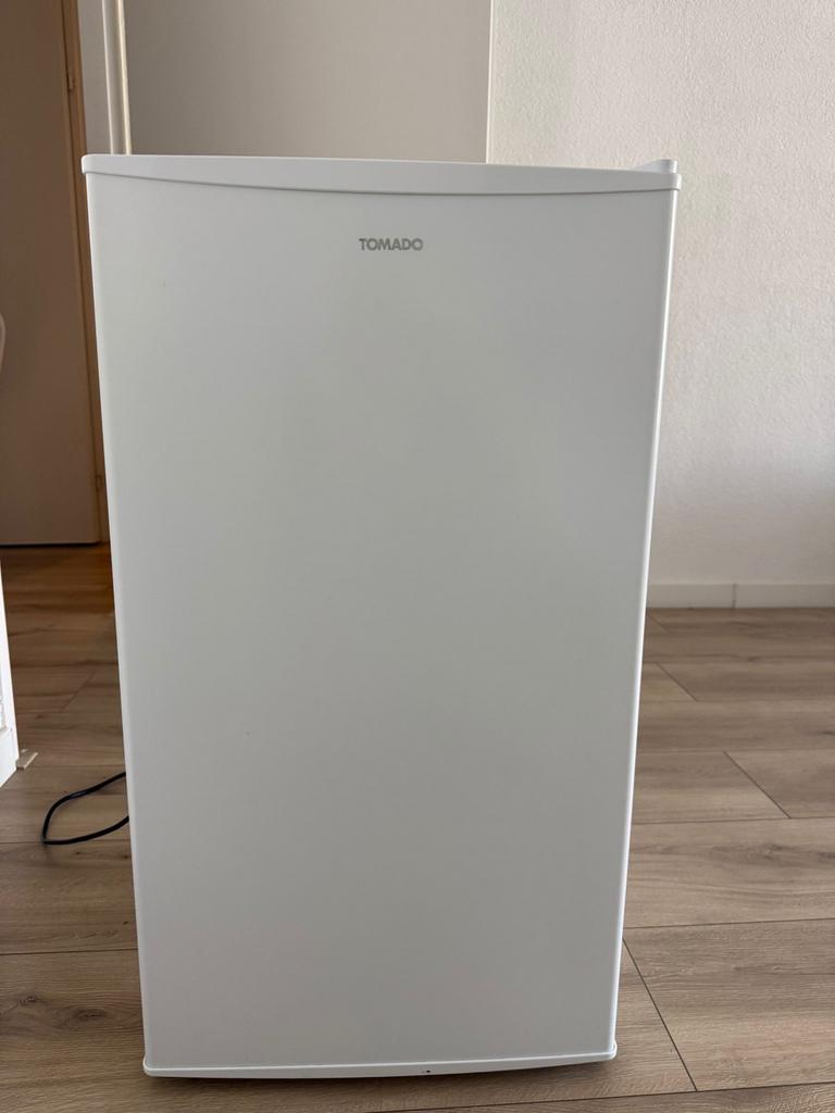 Tomado koelkast TLT4702W, Zonder vriesvak, 75 tot 100 liter, Zo goed als nieuw, 45 tot 60 cm