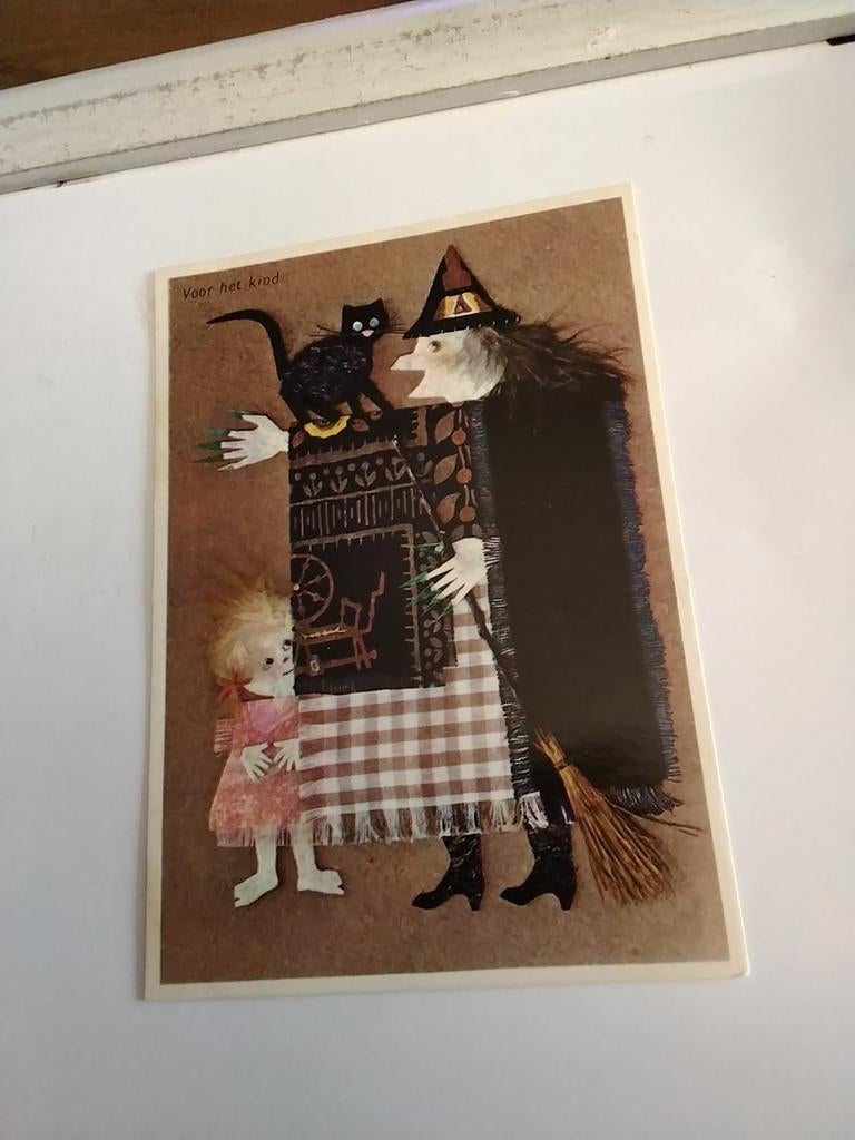 HEKS. MET POES EN BEZEMSTEEL, Ophalen of Verzenden, Overige thema's