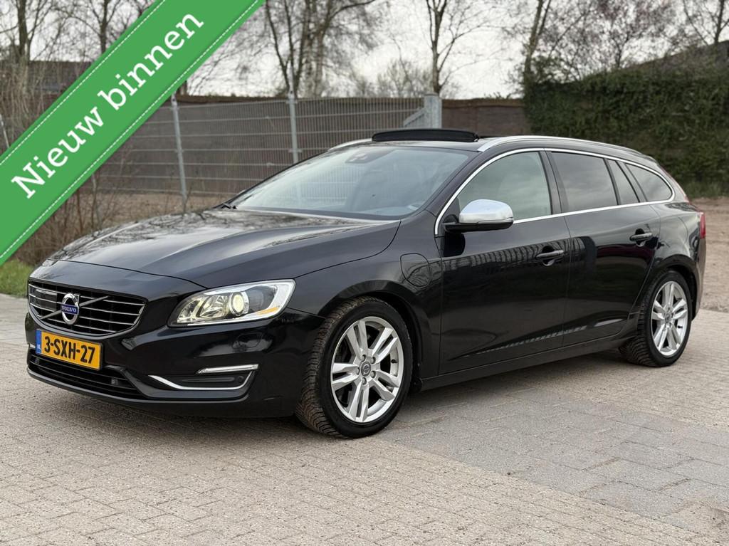 Volvo V60 2.4 D6 AWD Plug-In Hybrid Summum AUTOMAAT PANO, Auto's, Automaat, Zwart, Vierwielaandrijving, Lichtsensor