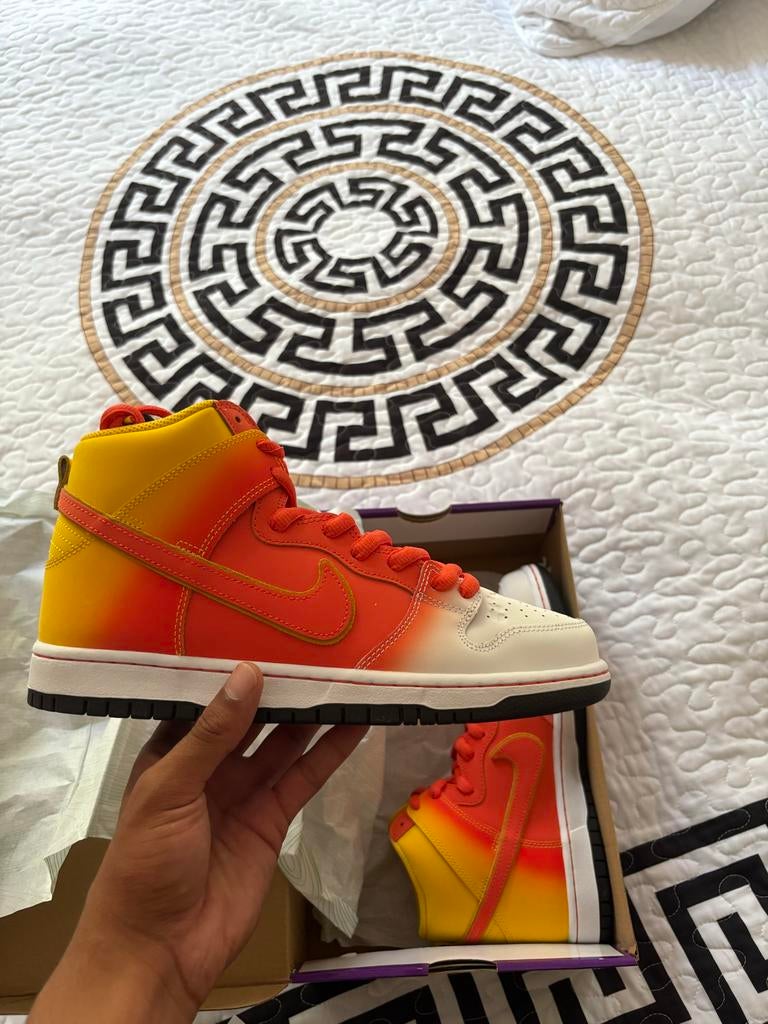 Nike SB Dunk High Sweet Tooth US9 - Nieuw in doos, Kleding | Heren, Schoenen, Overige kleuren, Nieuw, Ophalen of Verzenden, Sneakers of Gympen
