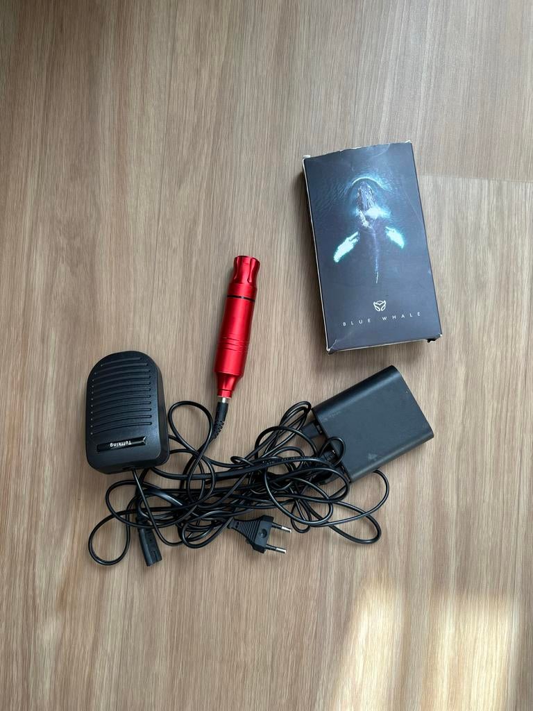 Tattoo machine set rood met voeding en pedaal, Ophalen of Verzenden, Gebruikt