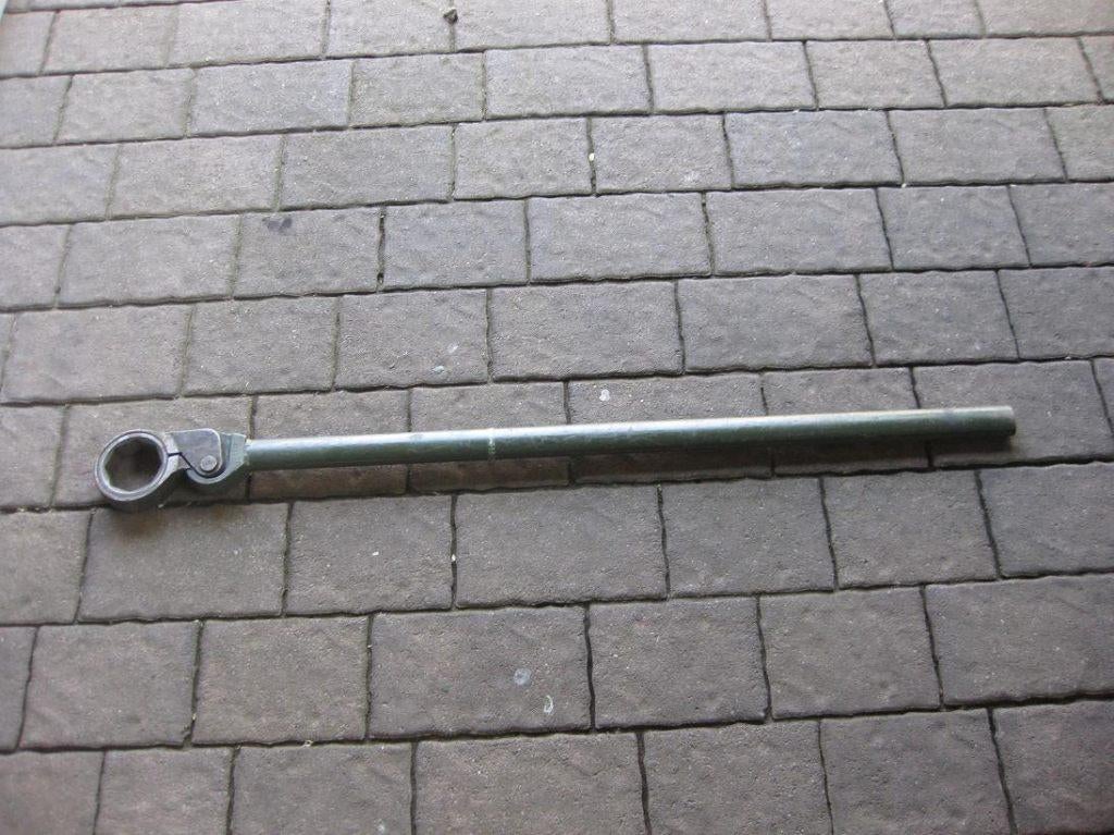 Zware sleutel 80 mm ex nl leger cavalerie tbv legertank tank, Verzamelen, Ophalen, Landmacht, Nederland, Overige typen