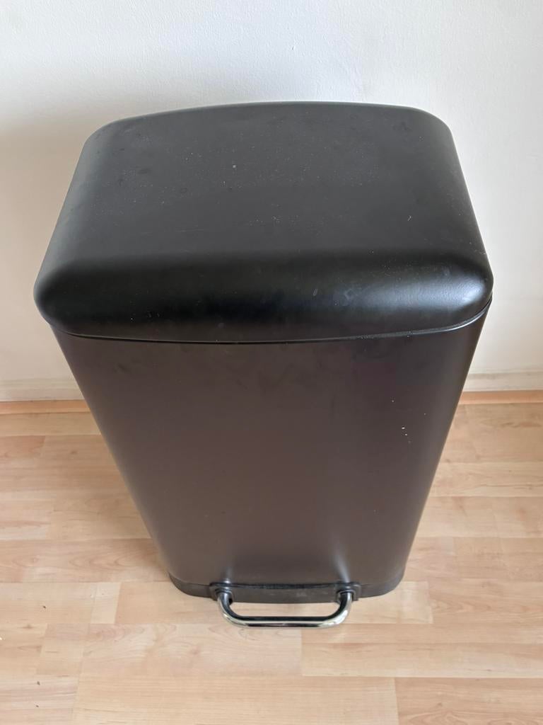 Prullenbak pedaalemmer afvalbak met automatisch sluiter, Huis en Inrichting, Woonaccessoires | Prullenbakken, Ophalen, Gebruikt