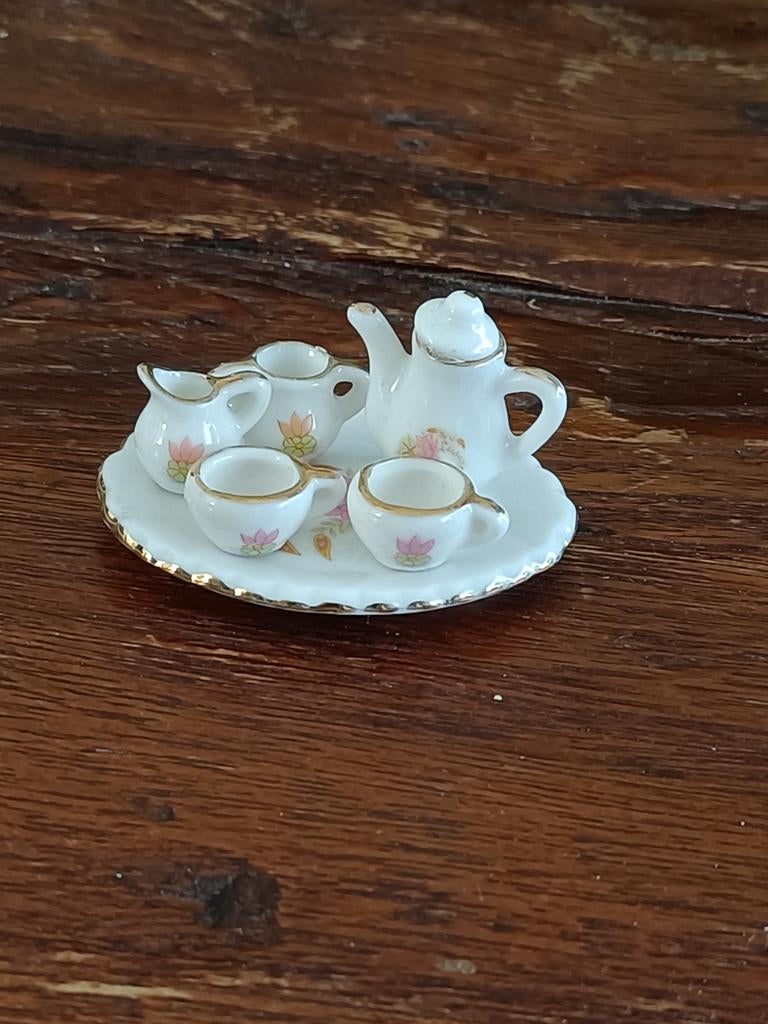 Serviesje poppenhuis, Ophalen of Verzenden, Gebruikt, Poppenhuis