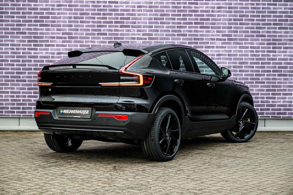 Volvo EC40 Single Motor Extended Range Ultra Black Edition E, Auto's, Volvo, Automaat, 12 maanden, 82 kWh, Zwart