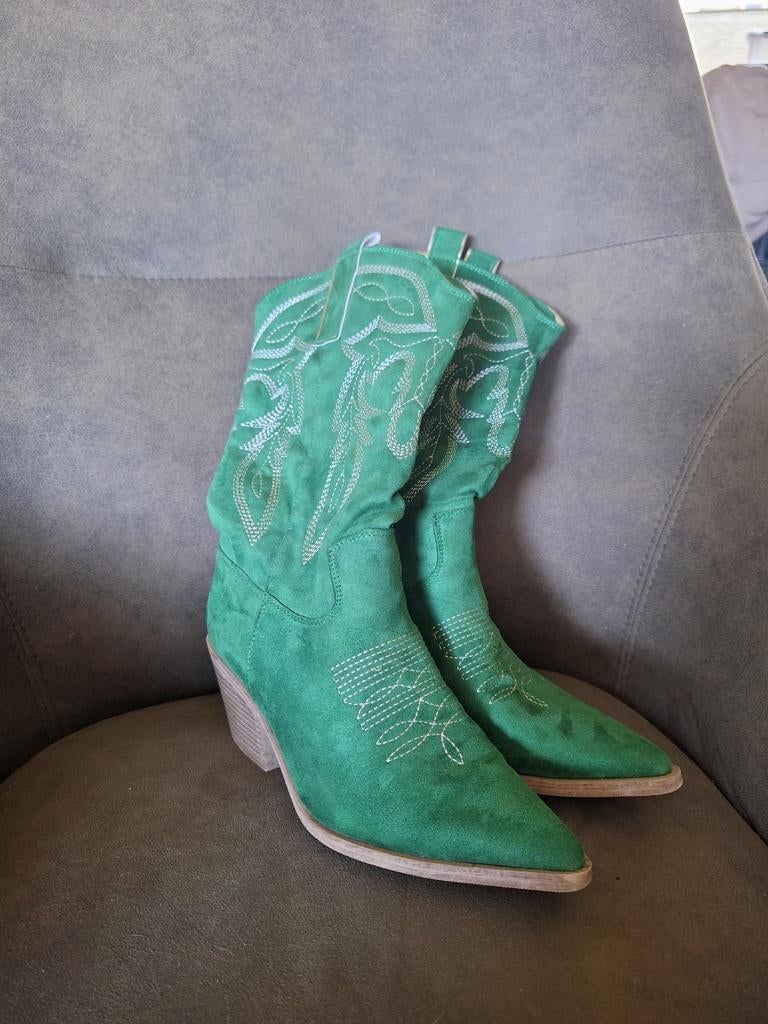 Mooie groene laarzen maat 37 te koop, Ophalen of Verzenden, Zo goed als nieuw, Groen, Hoge laarzen