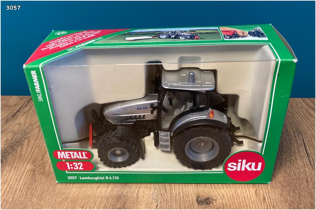 Siku 3057 - Lamborghini R6.110 Tractor 1:32, Ophalen, Gebruikt
