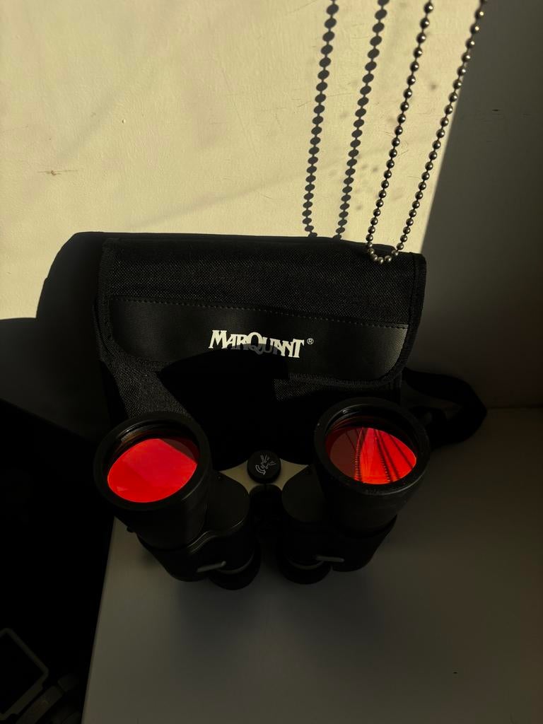 Marqunni verrekijker met tasje, Audio, Tv en Foto, Optische apparatuur | Verrekijkers, Gebruikt, Dakkant (recht), Ophalen of Verzenden