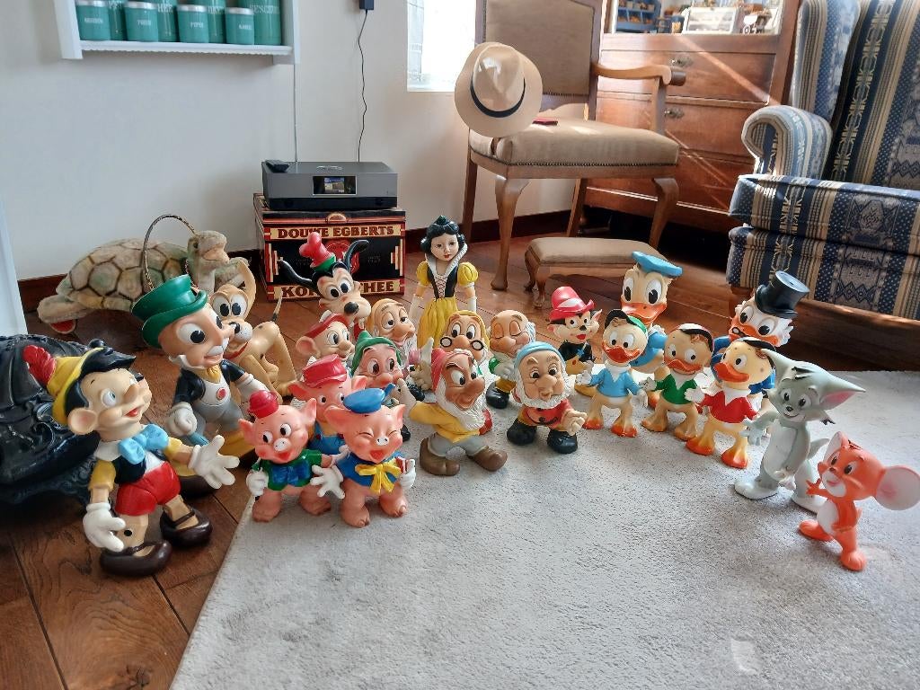 Ledraplastic pieppoppen piep pop verzameling, Ophalen of Verzenden, Overige figuren, Gebruikt, Beeldje of Figuurtje